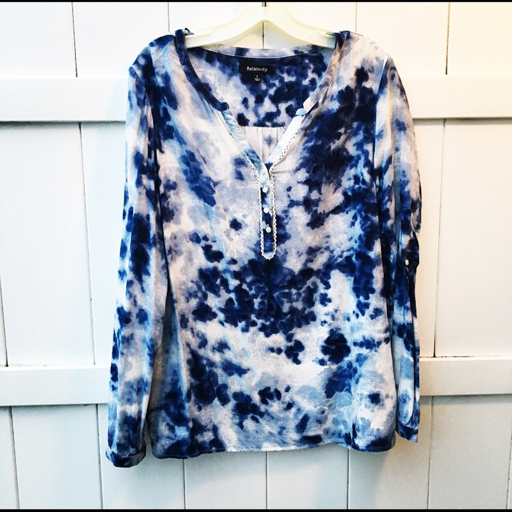 Blouse - Picture 2 of 3